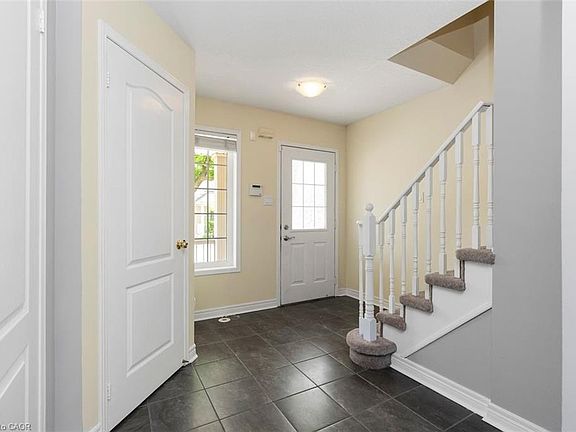 5th image of 2248 Seton Cres