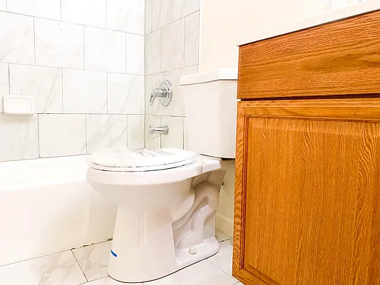 Rented by RealTegrity NY LLC | media 2