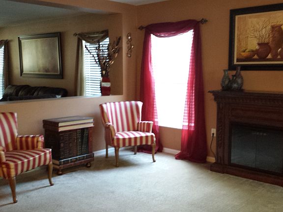 Front Room-2 (15 x 15)