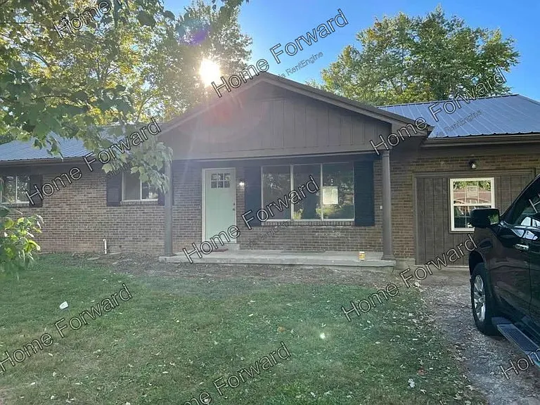 108 Estonia Dr — Photo 1
