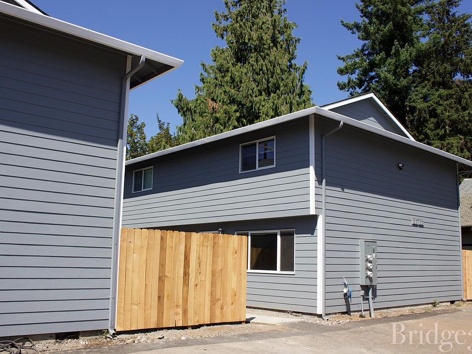 Side Townhouse