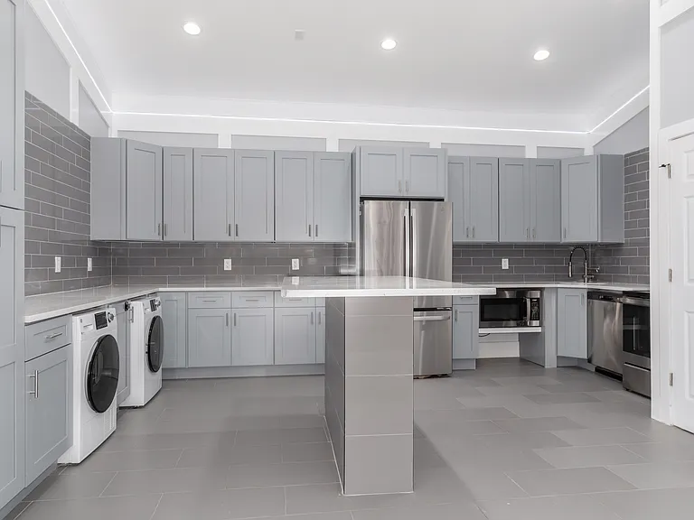 15 Bishop St #3A — Photo 3