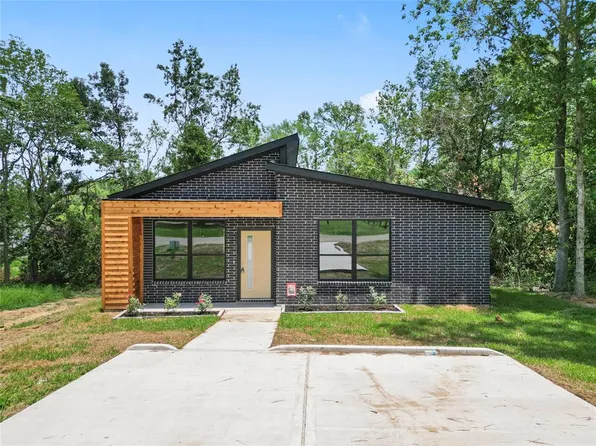 14900 Big Spring Circle, Willis, TX 77378