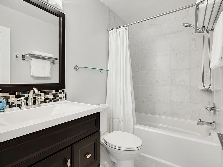 Full Bathroom #1