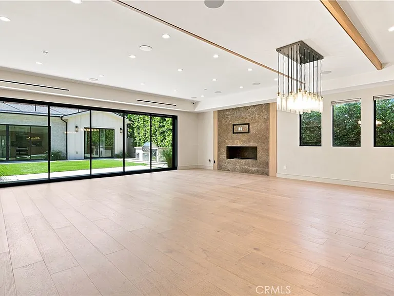 13944 Valleyheart Dr — Photo 13