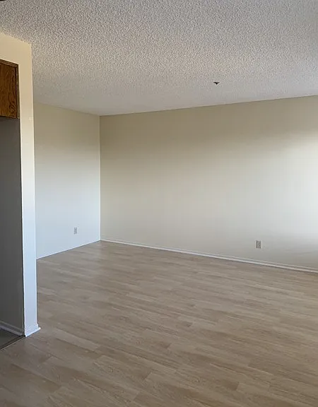 13415 Doty Ave — Photo 13