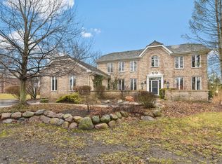 3939 Lakeview Ct, Long Grove, IL 60047