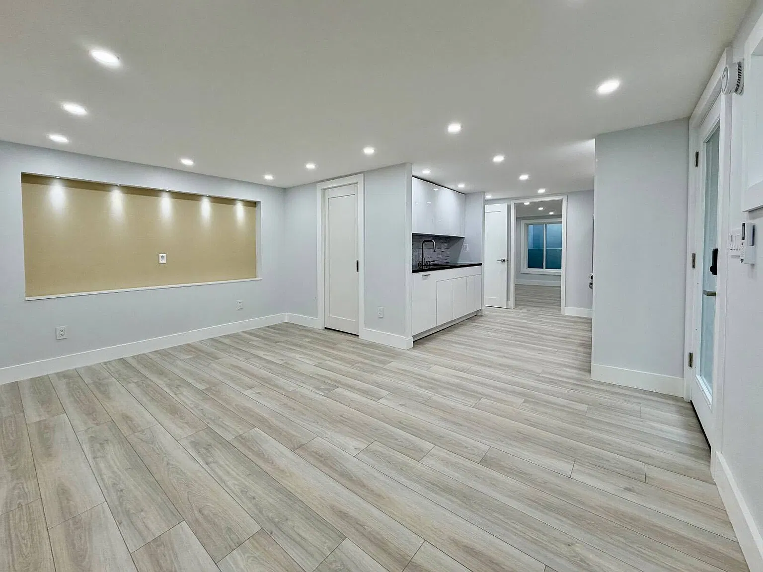 Studio, $2,750 — Photo 4