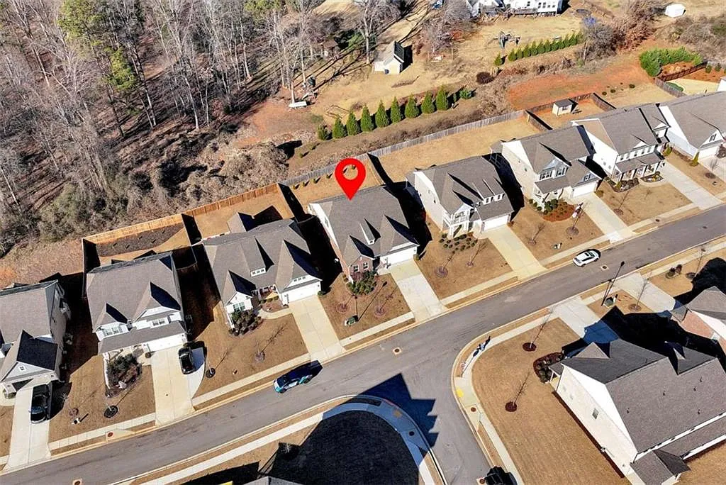 5 bed, 3.0 bath, 3070 sqft, $3,500 — Photo 4