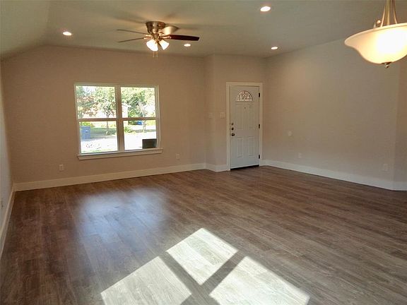5th image of 4018 Mehalia Dr