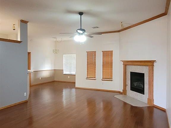 3rd image of 2416 Tropicana Ave