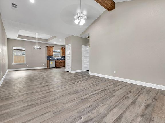2nd image of 905 A W Virginia St