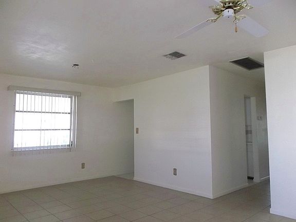 4th image of 29 Heath Aster Ln