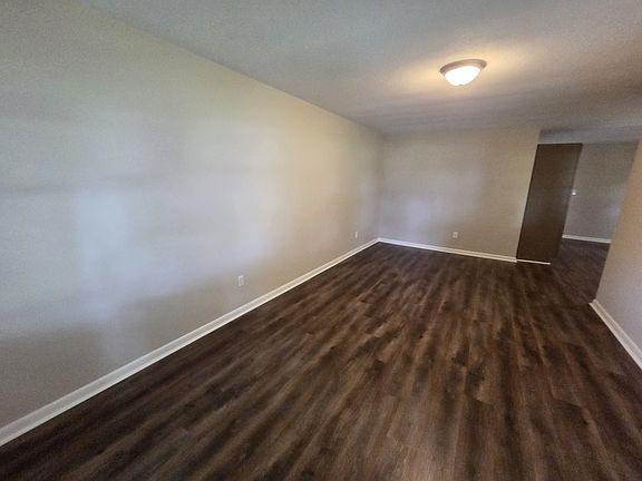 2nd image of 609 Owen St #609
