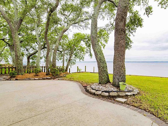 4th image of 5942 Bay Vista Dr