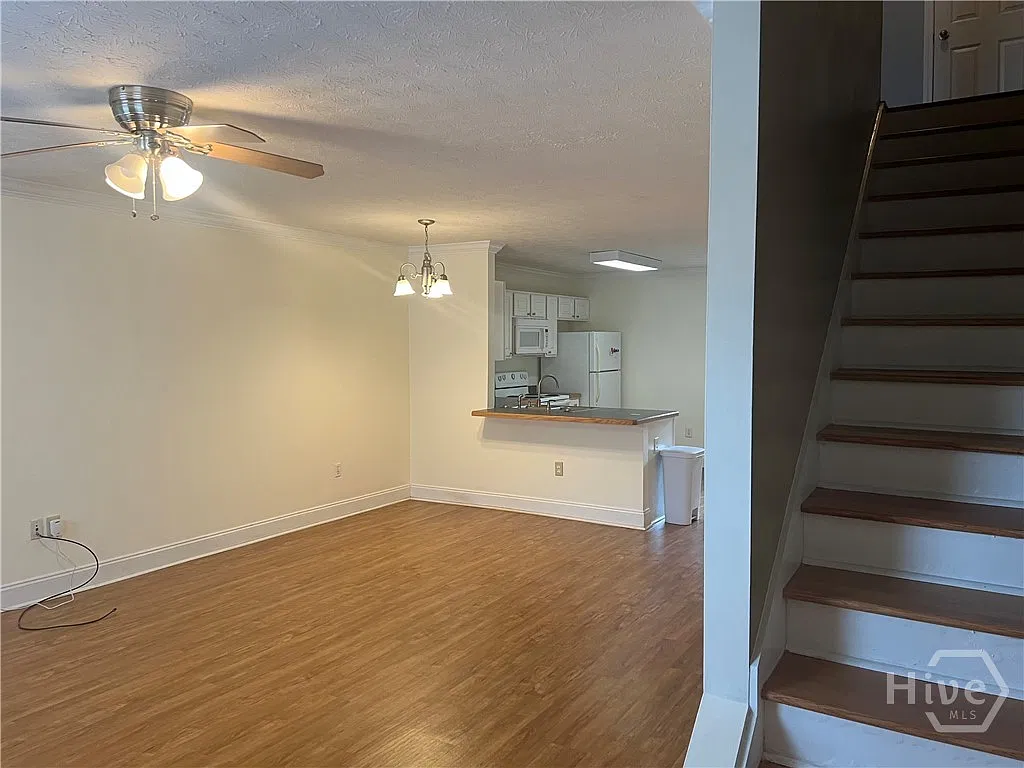 2 bed, 2.5 bath, 1206 sqft, $1,400 — Photo 3