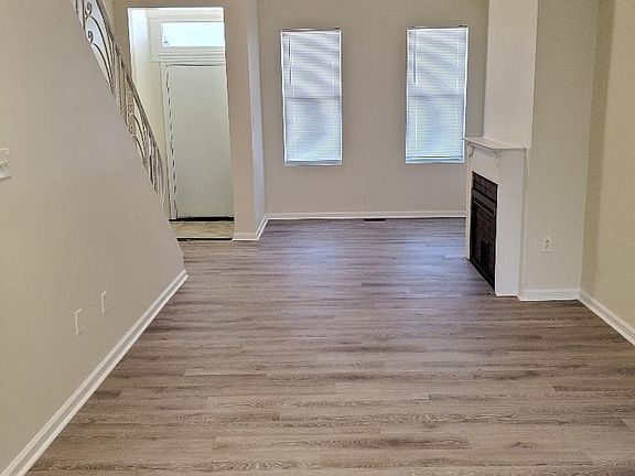 2nd image of 1333 N Allison St #1323