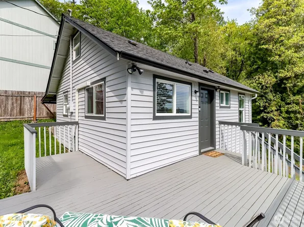 1408 Price Rd, Bremerton, WA 98312