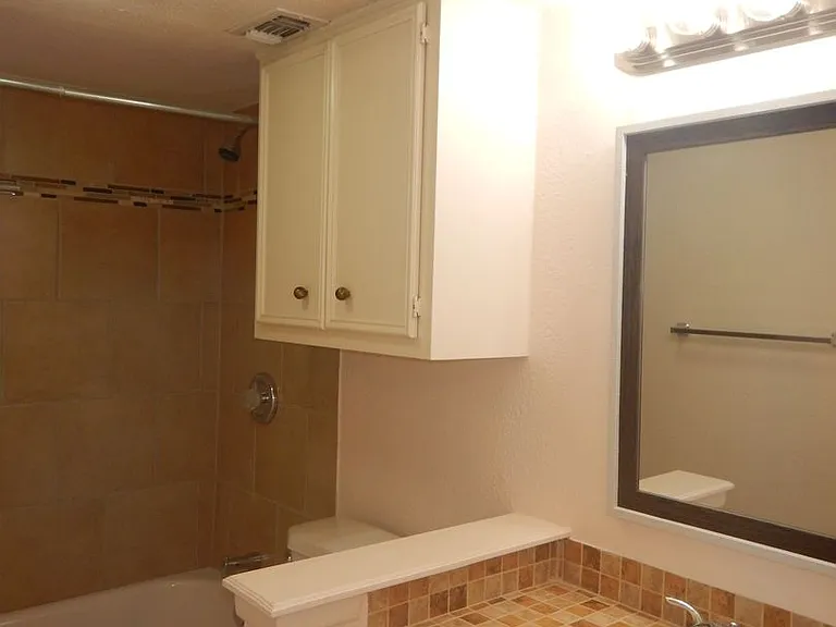 14304 Indian Woods — Photo 4
