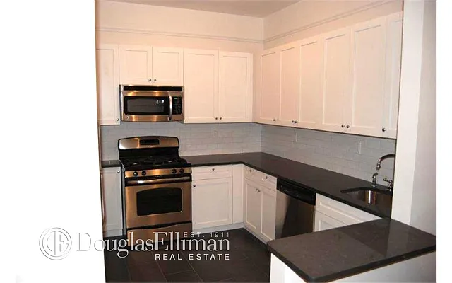 Rented by Douglas Elliman | media 7