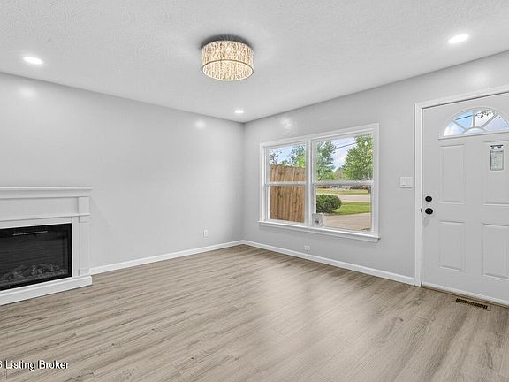 2nd image of 10906 Milwaukee Way