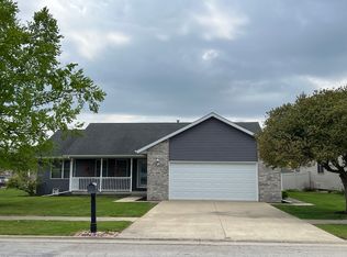 330 Centerpoint Dr S, Bourbonnais, IL 60914