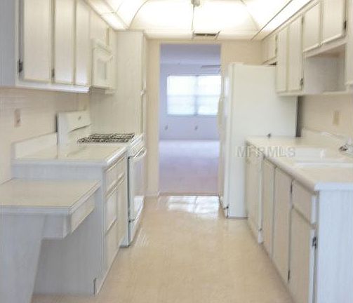 4th image of 5970 80th St N Unit 310