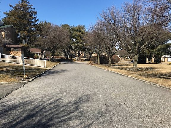 4th image of 281 Artist Lake Dr
