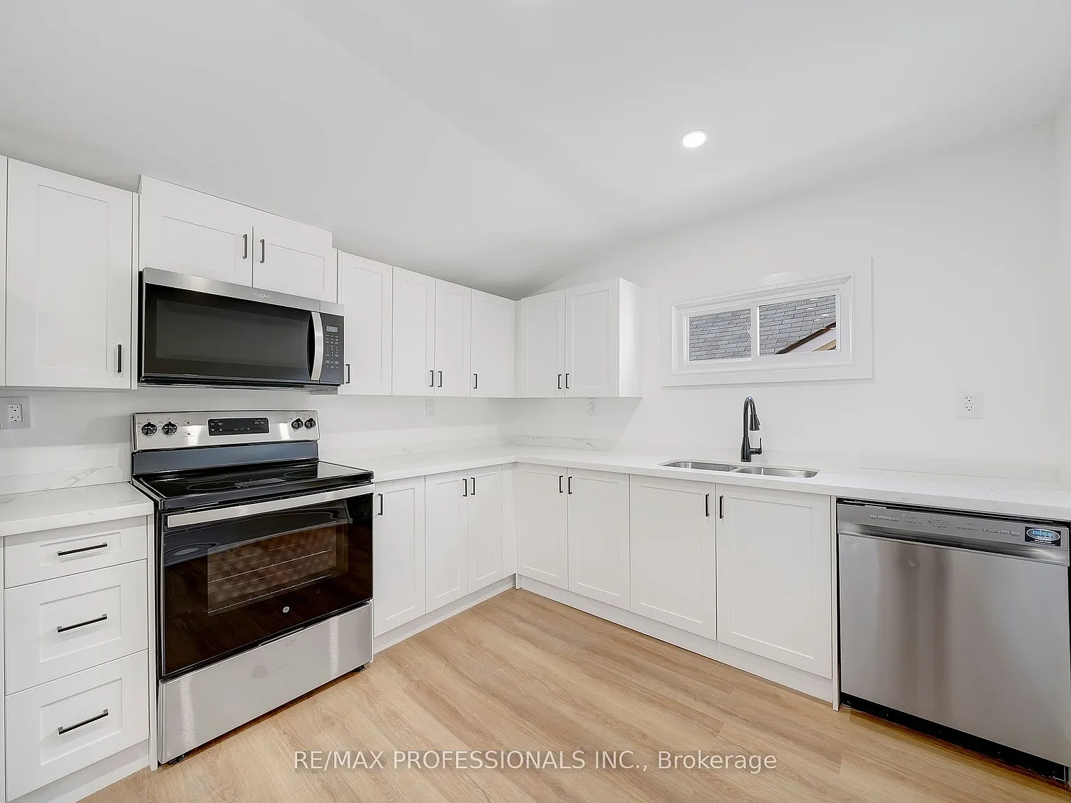 2 bed, $1,900 — Photo 4
