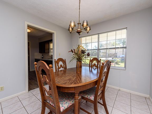 5th image of 606 Peggy Pl