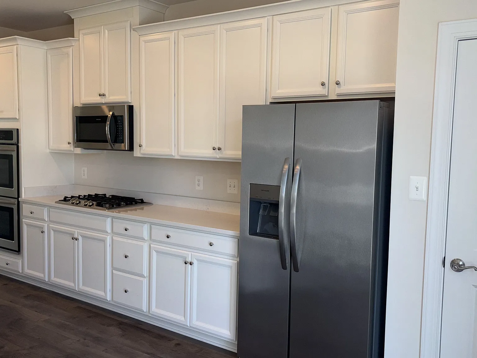 3 bed, 1844 sqft, $2,995 — Photo 2