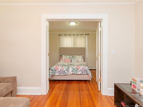 3rd image of 105 Clarendon Ave