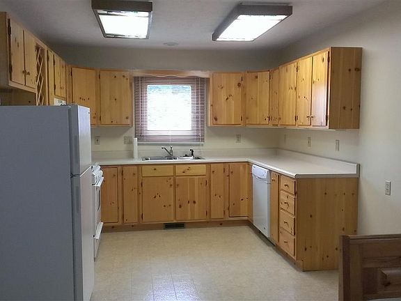 3rd image of 3201 W Woodhaven Dr