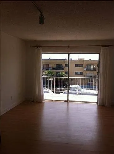 3522 NE 171st St Photo 1