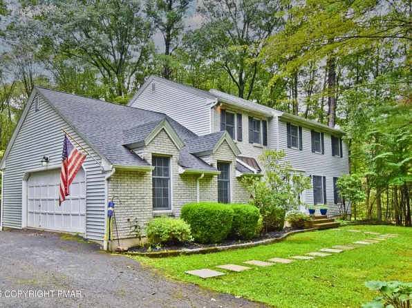 2603 Highview Dr, Brodheadsville, PA 18322