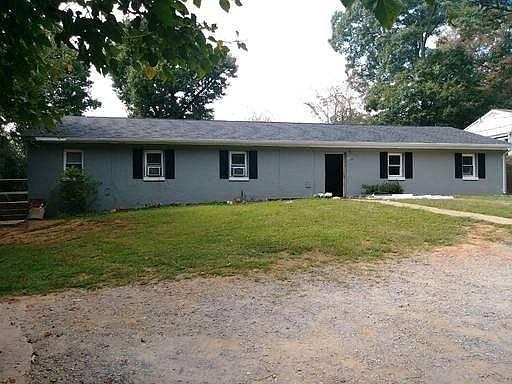 1st image of 152 S Oak Dr #B