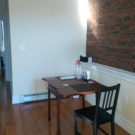 4th image of 553 Putnam Ave #2