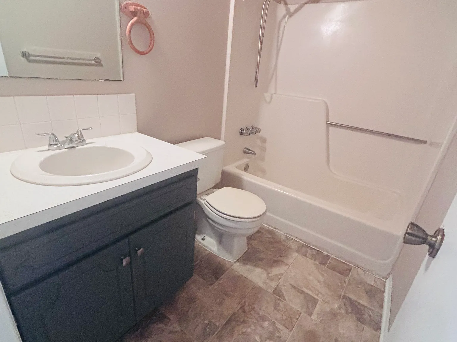 910 S Edgebrook Ln — Photo 3