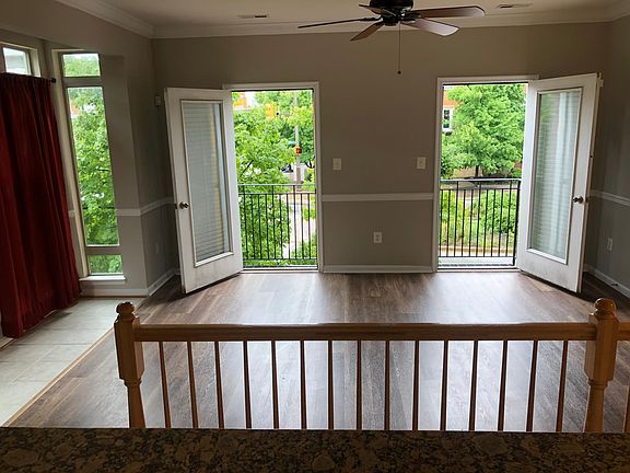 Corner Unit - Living Room with Ceiling Fan