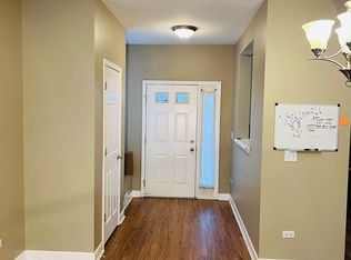 3175 Falling Waters Ln, Lindenhurst, IL 60046