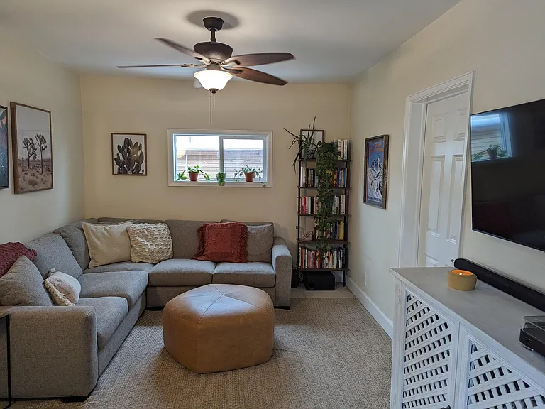 4601 Beach Ct — Photo 12