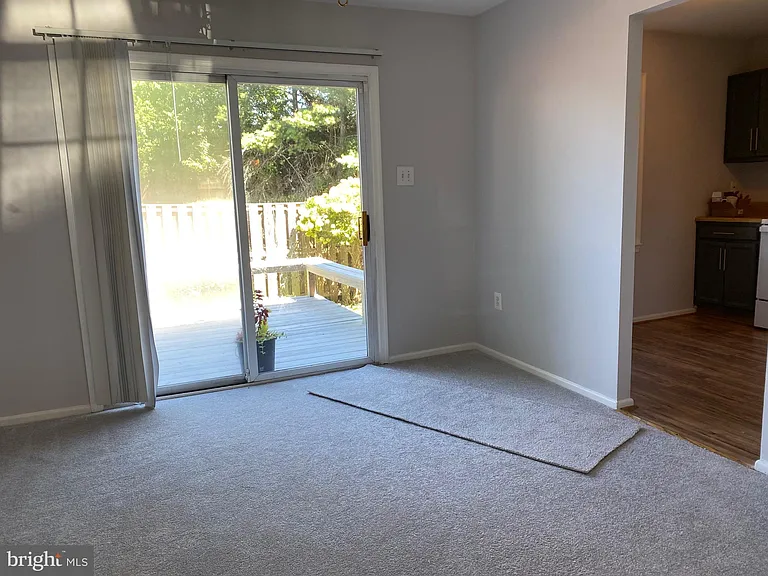 4 Chantilly Ct — Photo 39