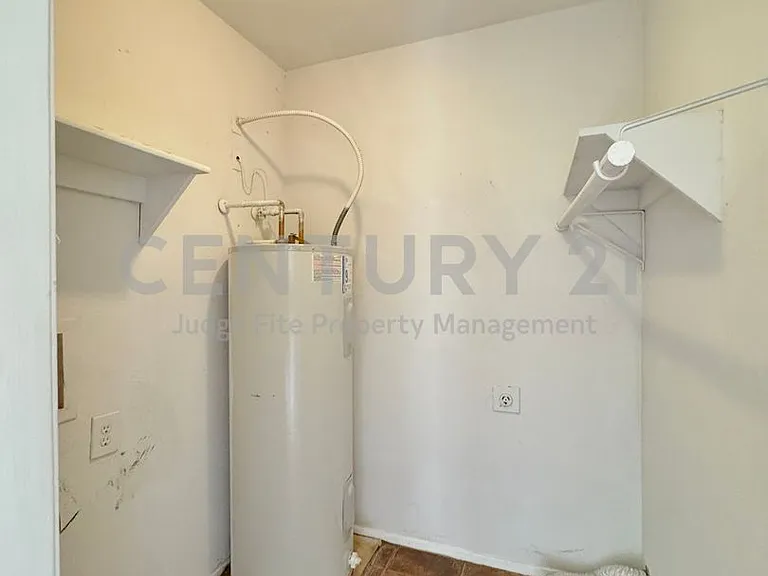 1146 Meadow Creek Dr — Photo 15