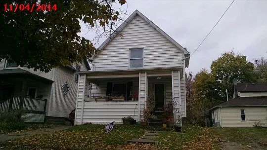 123 E Elm St photo 1
