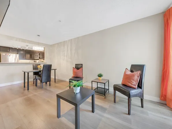 10838 City Pkwy #334, Surrey, BC V3T 5X9