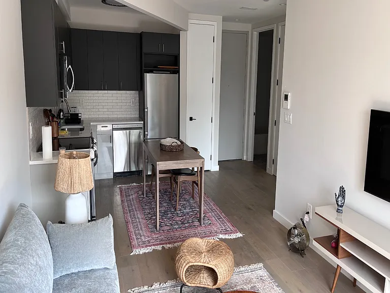 1390 Putnam Ave #4R — Photo 10