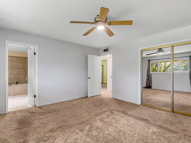 5170 E Huntington Ave — Photo 23