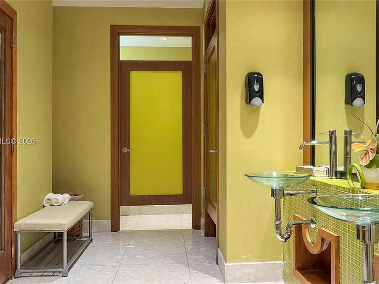 3801 Collins Ave #1502 — Photo 40
