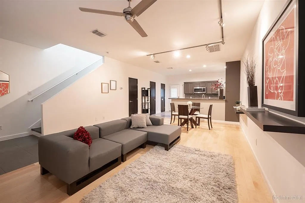2 bed, 1.5 bath, 1274 sqft, $2,150 — Photo 1