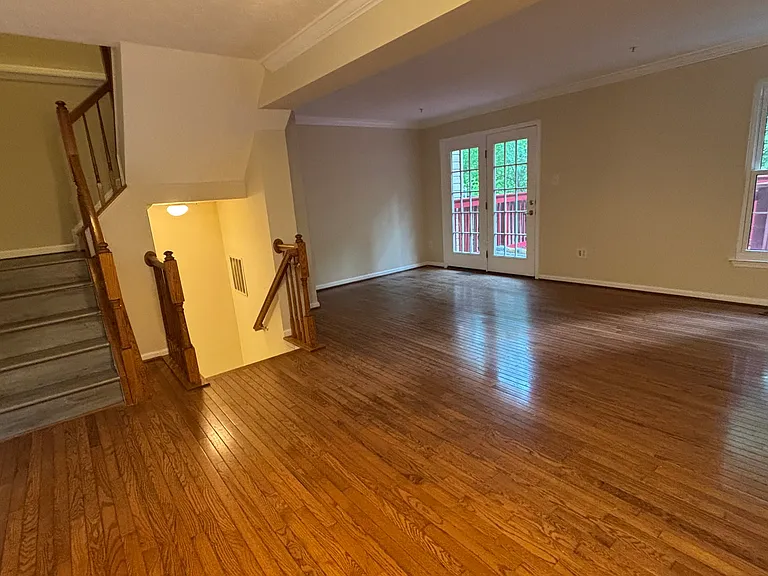 8879 Papillon Dr — Photo 4